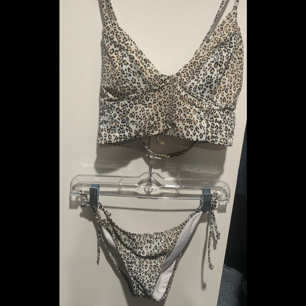 Victoria’s Secret Two Piece Leopard bikini M